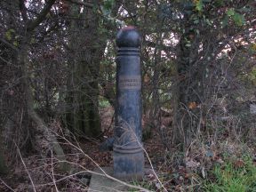 Greenwich Meridian Marker; England; Hertfordshire; Ware (Easnye Estate)